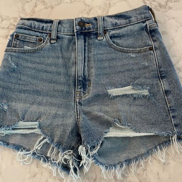 Abercrombie & Fitch High Rise Distressed Jean Shorts 24/00 NWOT - Picture 2 of 8